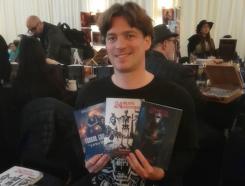 Cementerio bajo la luna